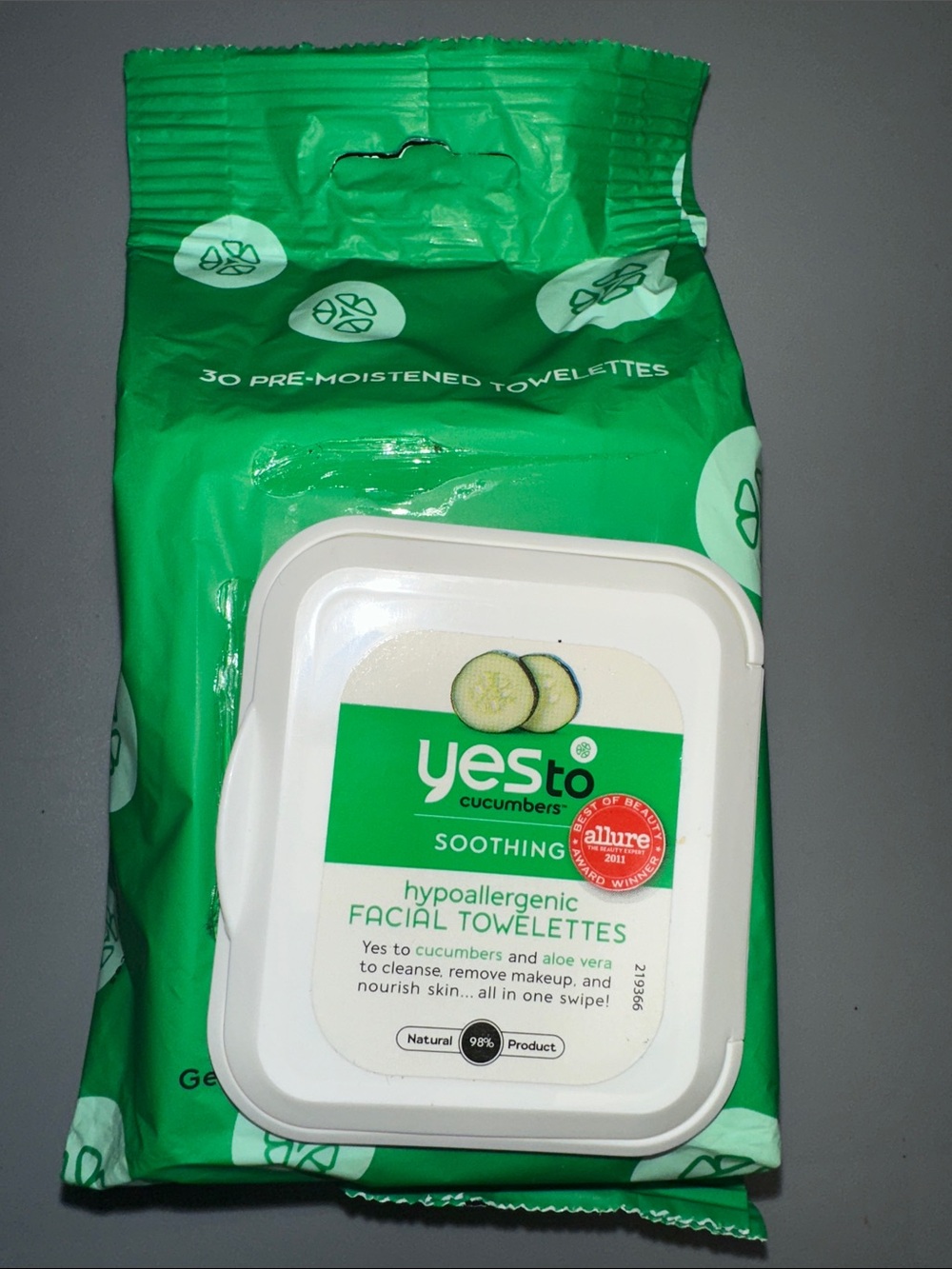 Cucumbers Soothing Hypoallergenic Facial Towelettes - Yes To Cucumbers